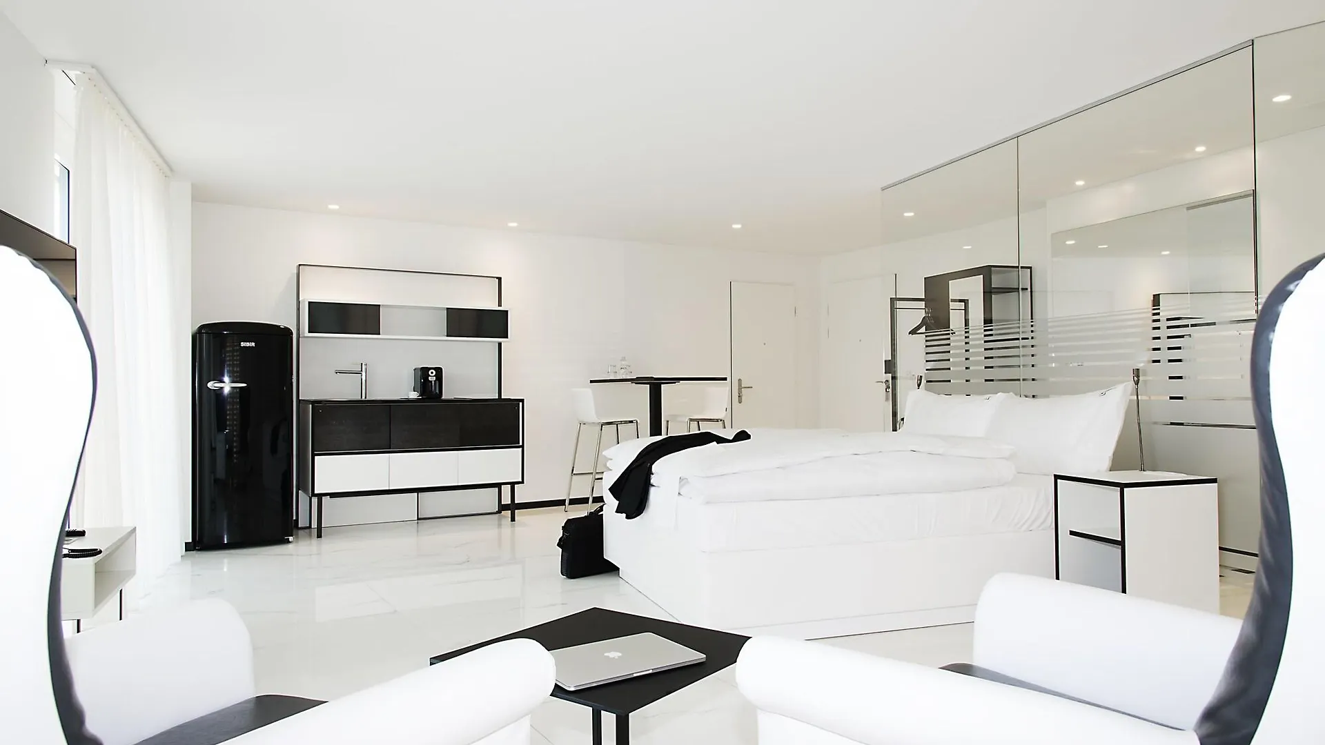 Hotel Residence Thessoni Home Zurich -Self Checkin -No Restaurants-Short&Longstay Regensdorf
