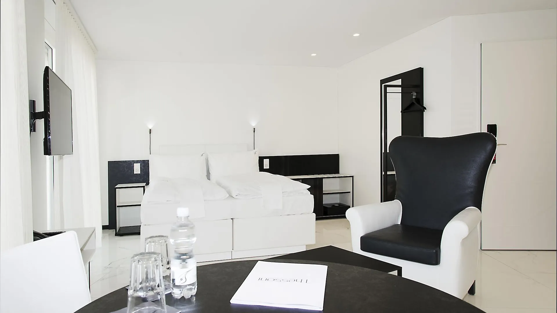 Residence Thessoni Home Zurich -Self Checkin -No Restaurants-Short&Longstay Regensdorf