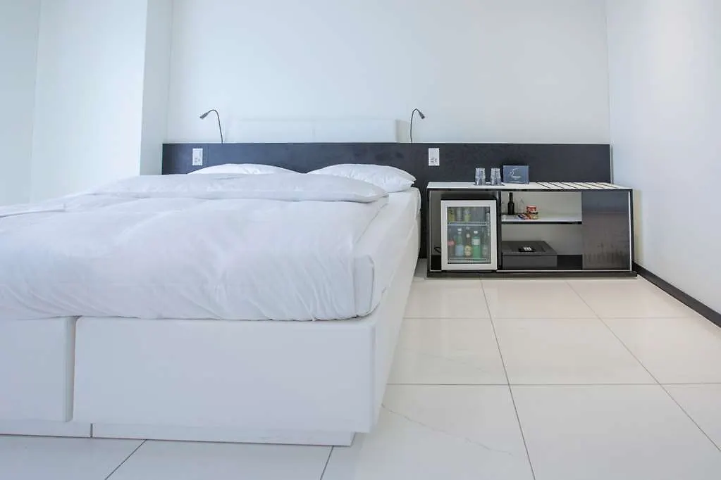 Residence Thessoni Home Zurich -Self Checkin -No Restaurants-Short&Longstay Regensdorf Hotel